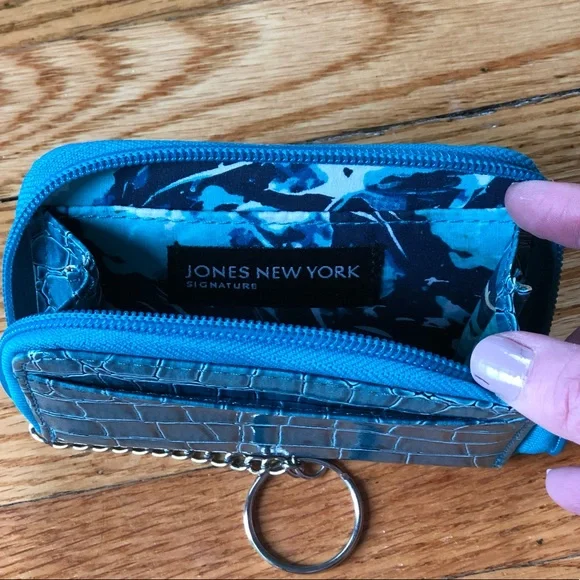 Jones New York Wallet - Picture 3 of 5
